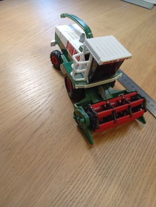 Miniatura Mähdrescher Welly