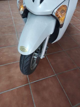 Honda 125cc Scooter Blanca