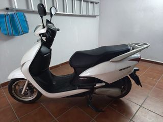 Honda 125cc Scooter Blanca