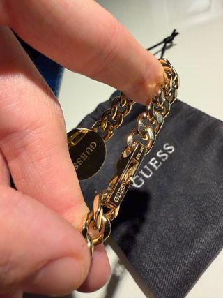Pulsera Guess León Dorada