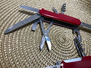 2 Canivetes Victorinox Mountaineer e Climber