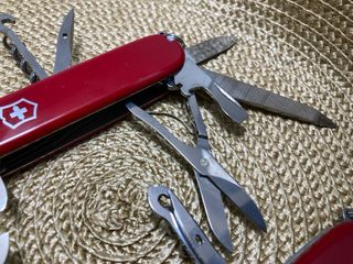 2 Canivetes Victorinox Mountaineer e Climber