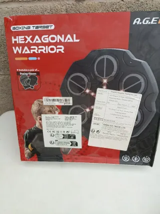Blanco de boxeo Hexagonal Warrior con guantes