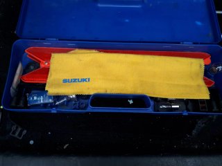 Triangolo emergenza auto, giubbotto,   suzuki