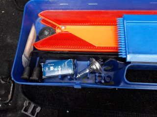 Triangolo emergenza auto, giubbotto,   suzuki