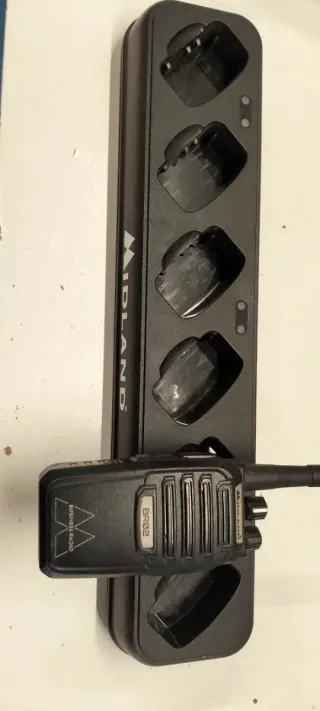 Cargador Midland para 6 Walkies