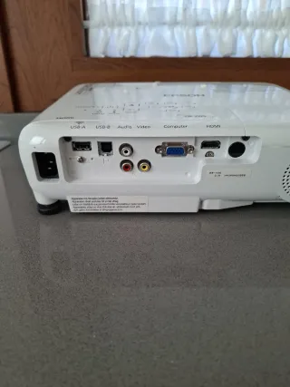 Proyector Epson EB-X05 Blanco
