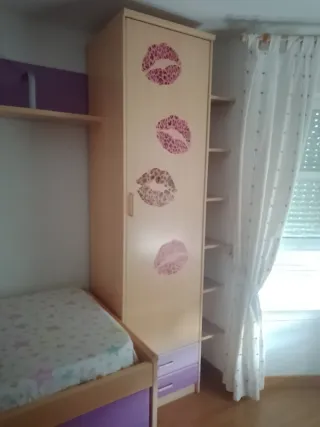 Cama infantil con cajones y escritorio