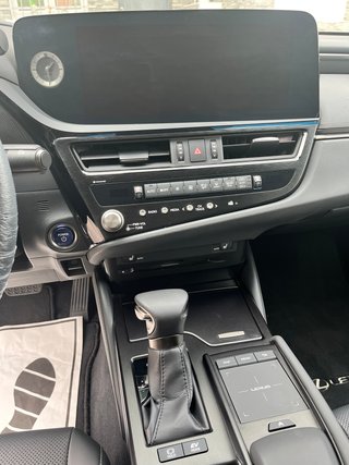 Lexus ES 300h -2022 =32.500