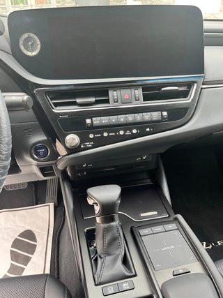 Lexus ES 300h -2022 =32.500