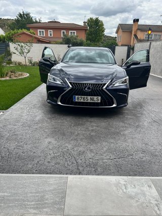Lexus ES 300h -2022 =32.500