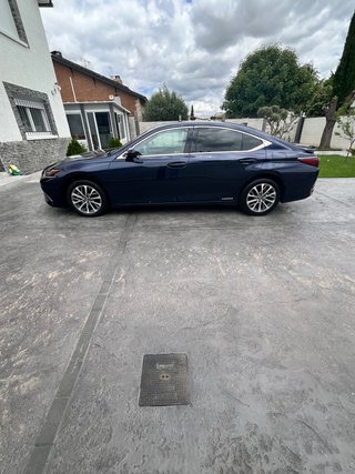 Lexus ES 300h -2022 =32.500