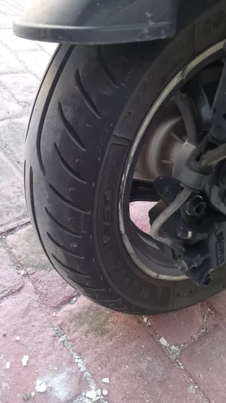 Kymco 125cc Maxi Scooter Automática