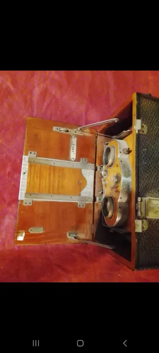 Cámara estereoscópica antigua de madera