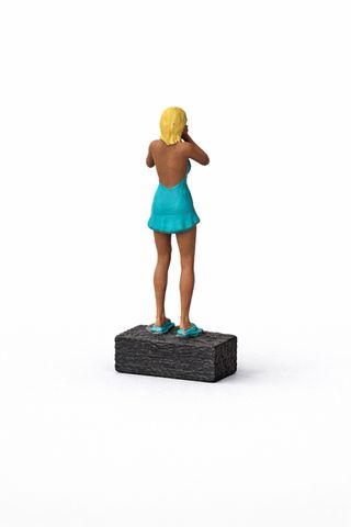 Figura mujer 1:64 pintada – diorama