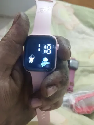 Reloj DigitalREGALOA NIÑOS POR 1€(ayuda colegio)