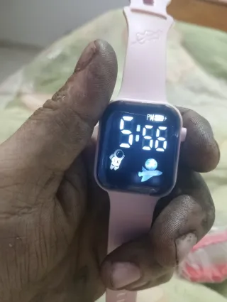 Reloj DigitalREGALOA NIÑOS POR 1€(ayuda colegio)