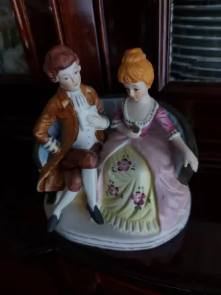 Soprammobile vintage in ceramica dipinto a mano