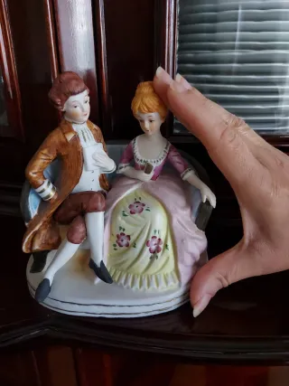 Soprammobile vintage in ceramica dipinto a mano