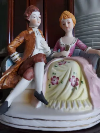 Soprammobile vintage in ceramica dipinto a mano