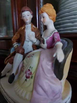 Soprammobile vintage in ceramica dipinto a mano