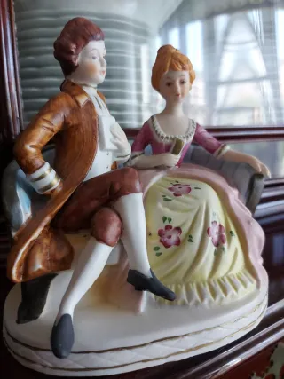 Soprammobile vintage in ceramica dipinto a mano