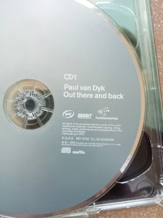 Paul van Dyk - Out There and Back (firma impesa)
