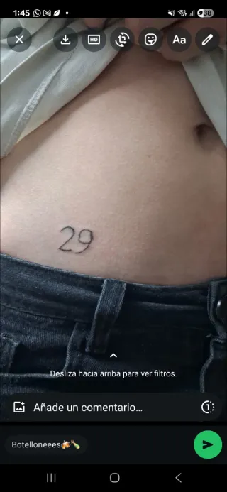 Se hacen tatuajes