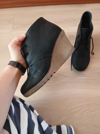 Botines negros de cuña