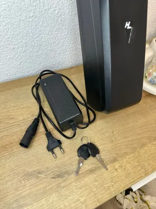 Batería Ebike HL Negra + Cargador de 48V