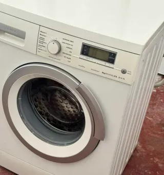 LAVADORA DE CARGA FRONTAL MARCA SIEMENS DE 8 KILOS