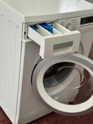 LAVADORA DE CARGA FRONTAL MARCA SIEMENS DE 8 KILOS