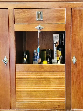 2 piezas. Mueble de comedor completo con vitrina.