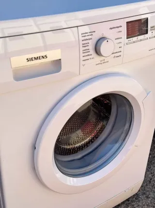 LAVADORA DE CARGA FRONTAL MARCA SIEMENS DE 7 KILOS
