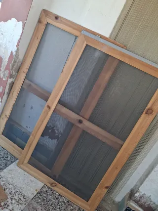 Mosquiteras de madera a medida