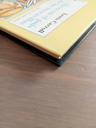 Libro Alicia en el pais de las maravillas