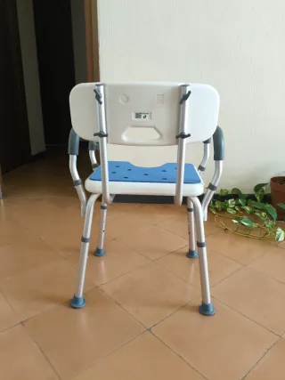 Silla Ducha con Respaldo y Reposabrazos