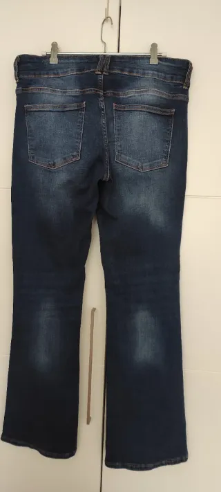 Pantalón Bershka bootcut Talla 44