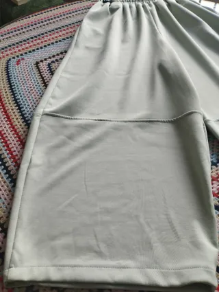 Pantalón crop capa de aire verde agua