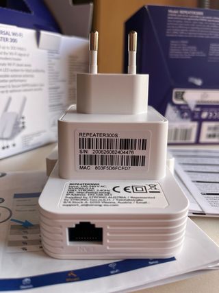 Repetidor WiFi STRONG Universal 300 Mbps