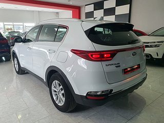 KIA Sportage hibrido, Carplay, navegador, cámara..
