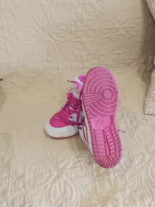 Zapatillas Jordan Air Blanco y Rosa