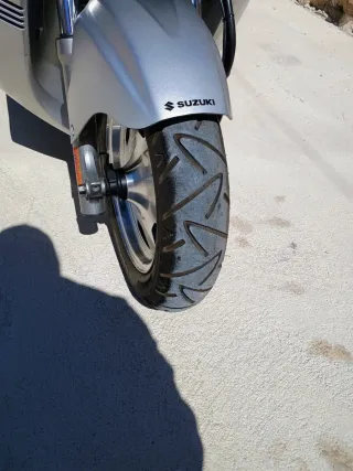 Suzuki Burgman 400 Plata