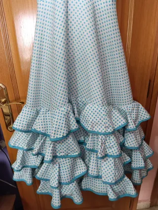 Traje Gitana Blanco Lunares Celeste