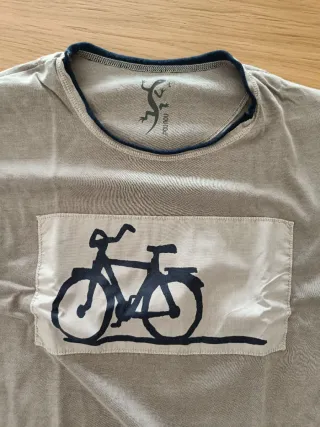 Camiseta Pou Nou manga larga gris