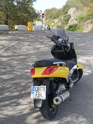 Se cambia moto scooter Yamaha
