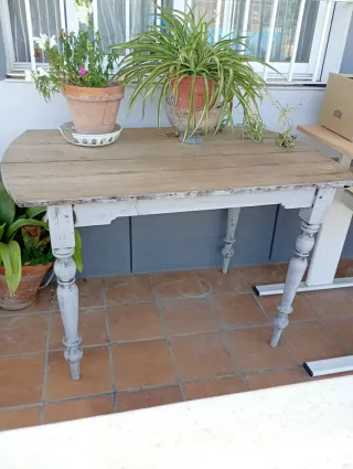 Mesa de aguja restaurada, nueva