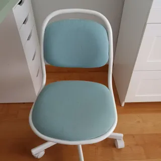 Escritorio infantil con silla