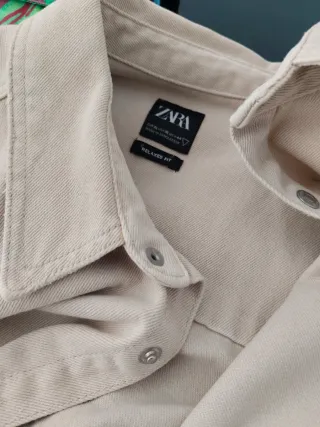 Camisa vaquera beige desgastada