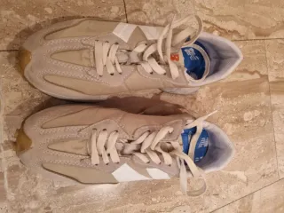 New Balance Bambas Beige y Blanco